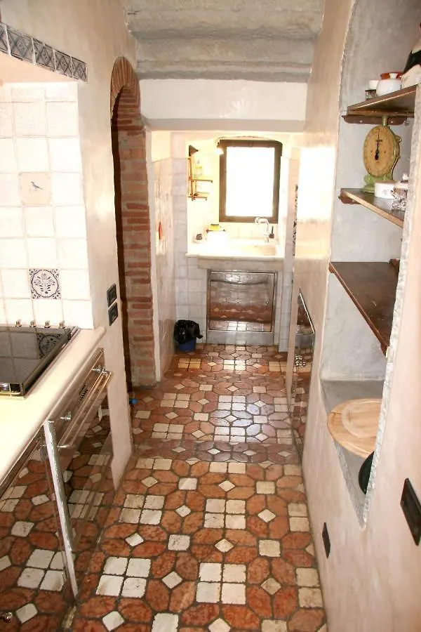 Feriehus 2 Bedrooms House With Shared Pool Jacuzzi And Furnished Terrace At Calenzano Italien